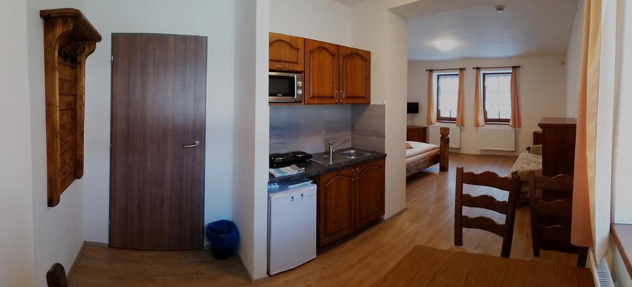 Apartmany Sachty วีโซเก นาด ยิเซโรว์ ภายนอก รูปภาพ