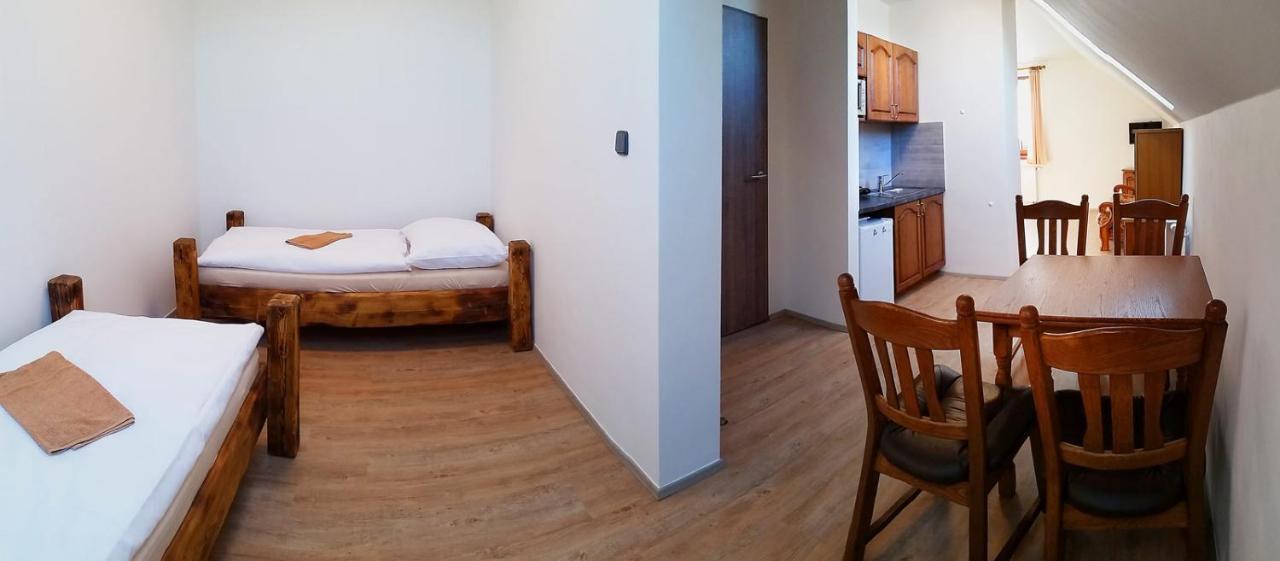 Apartmany Sachty วีโซเก นาด ยิเซโรว์ ภายนอก รูปภาพ