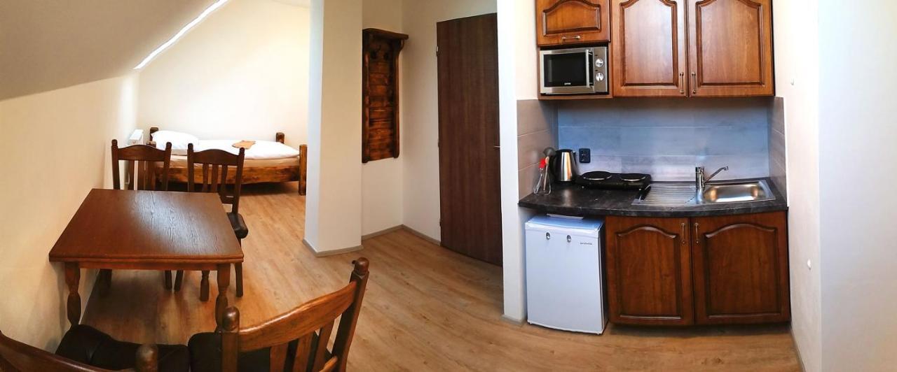 Apartmany Sachty วีโซเก นาด ยิเซโรว์ ภายนอก รูปภาพ